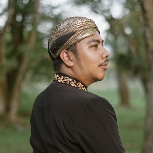 raka-yola profil-cowo